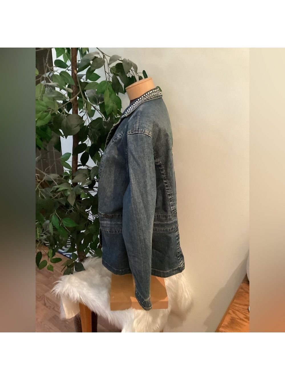a.n.a 3 button painted floral glitter embellished Jean jacket Woman’s size 2X - Picture 8 of 15